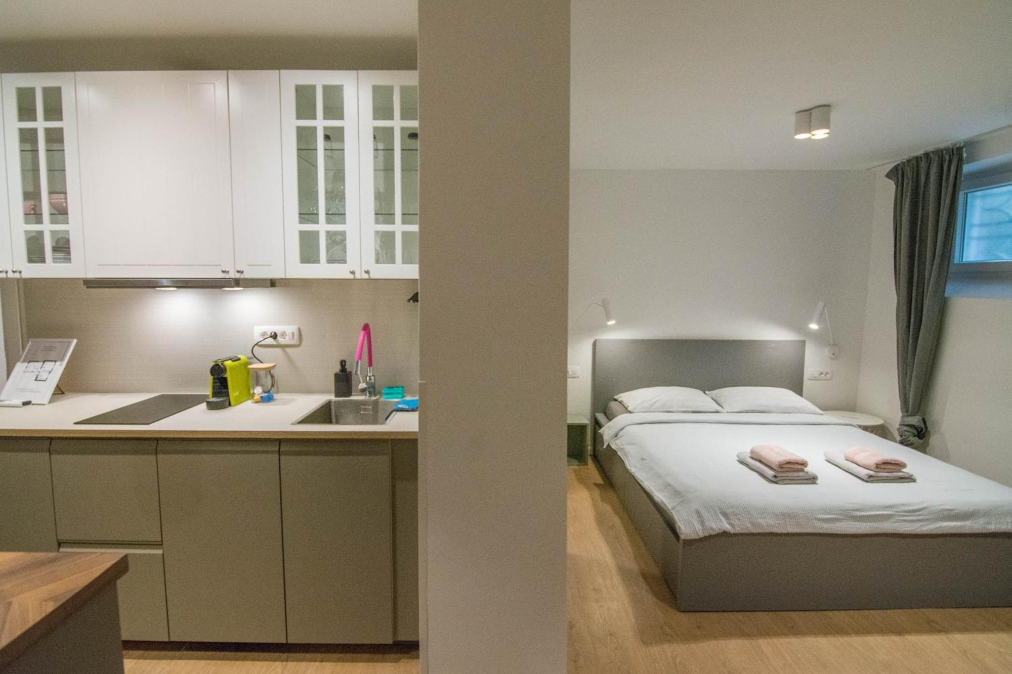 Romiru Rooms And Studio Apartment Split Eksteriør bilde
