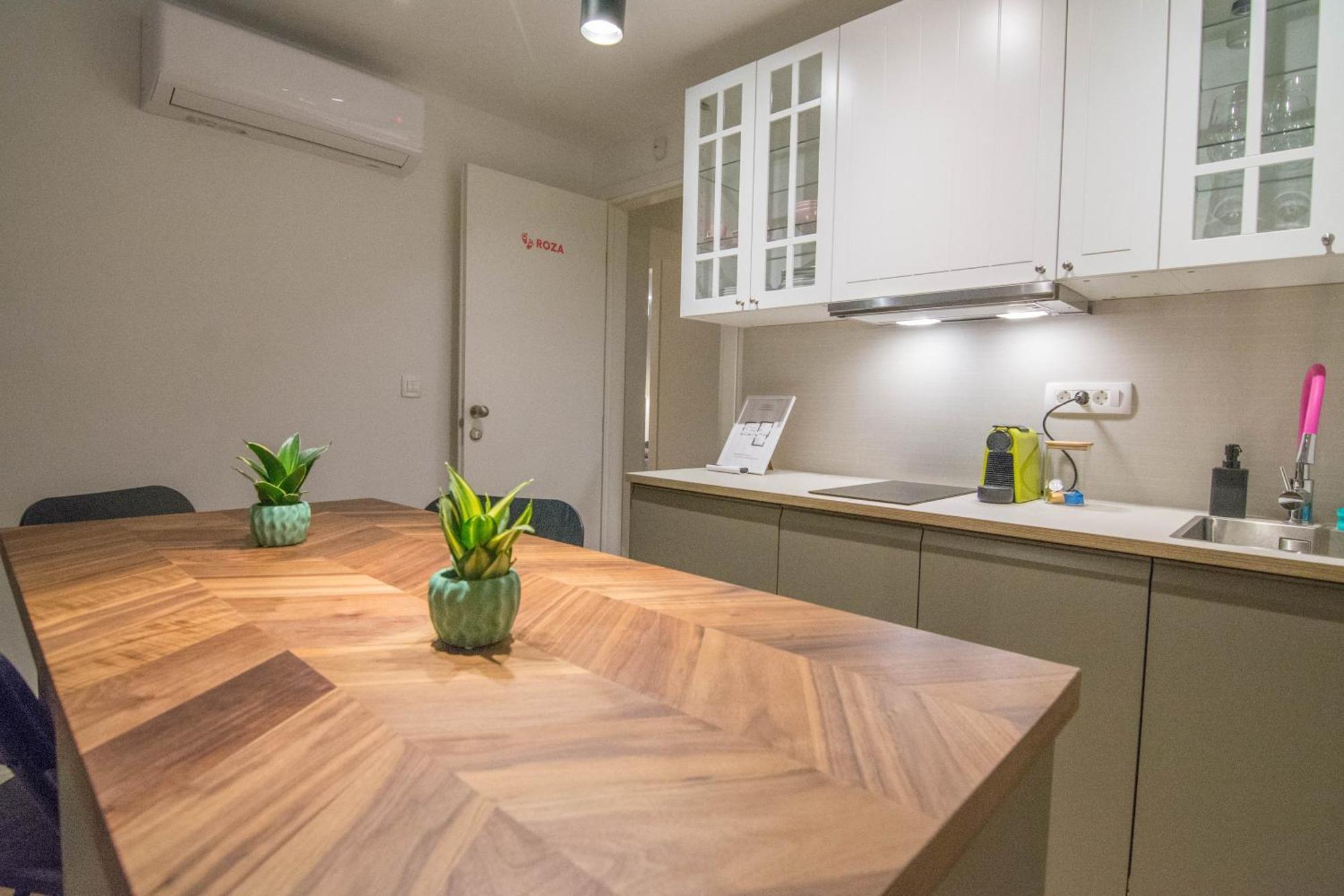 Romiru Rooms And Studio Apartment Split Eksteriør bilde