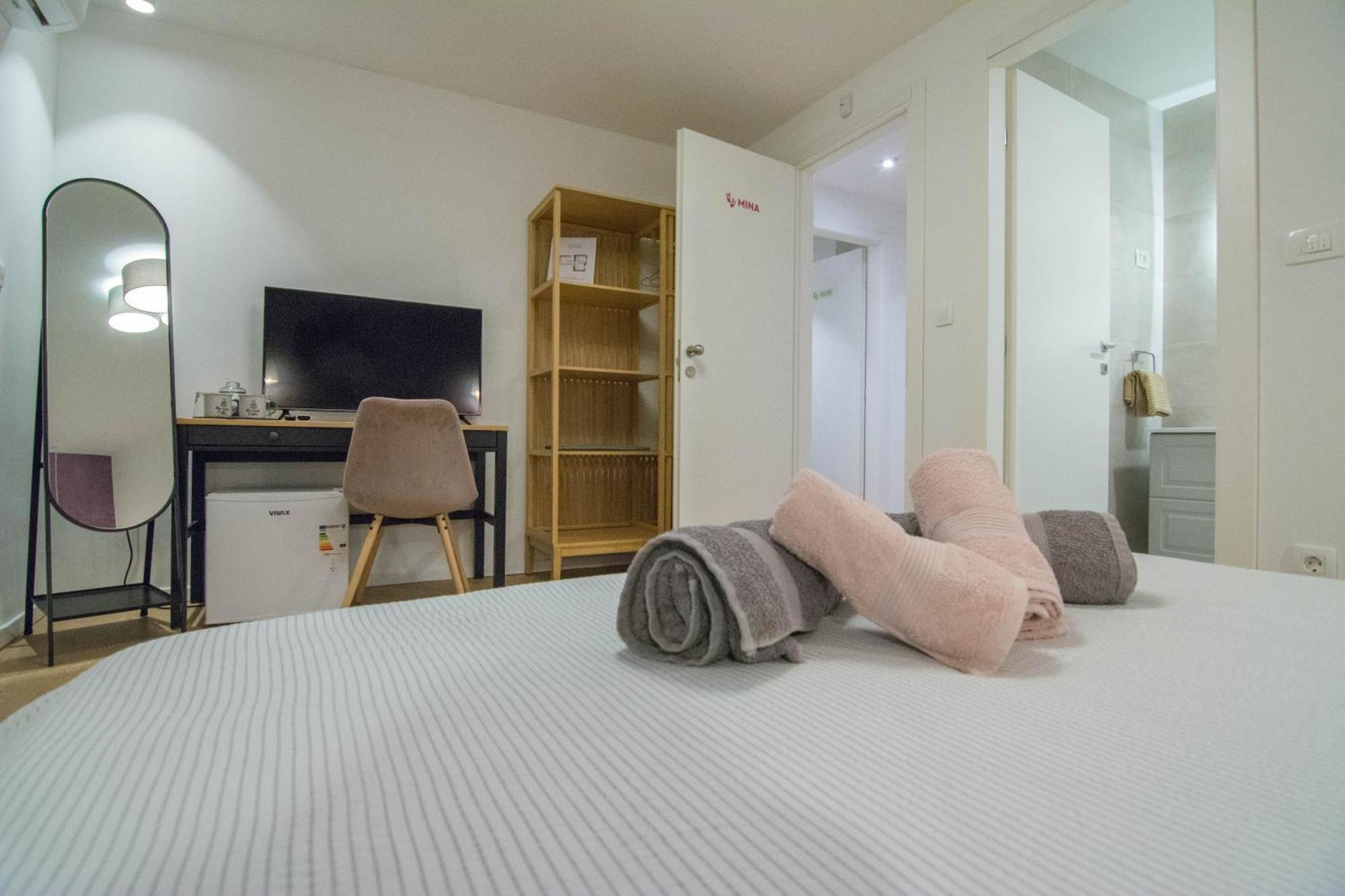 Romiru Rooms And Studio Apartment Split Eksteriør bilde